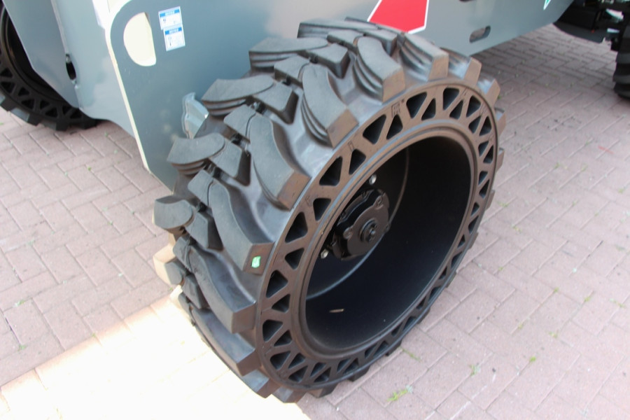60077-14-1687956844D2jAK.jpg