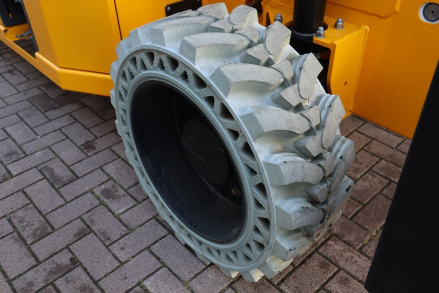 61250-5-16879571707zu5E.jpg