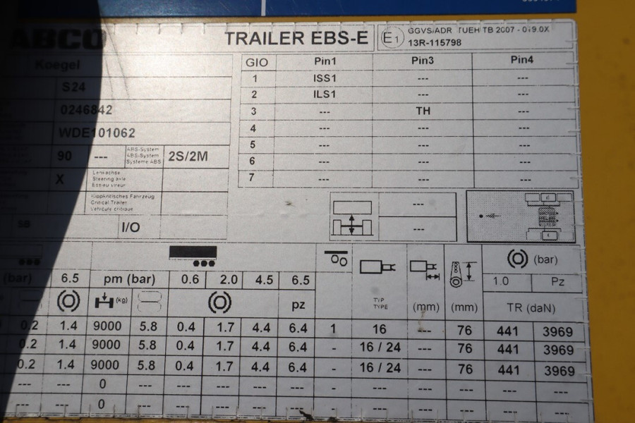 61393-6-16879572239e3Vr.jpg