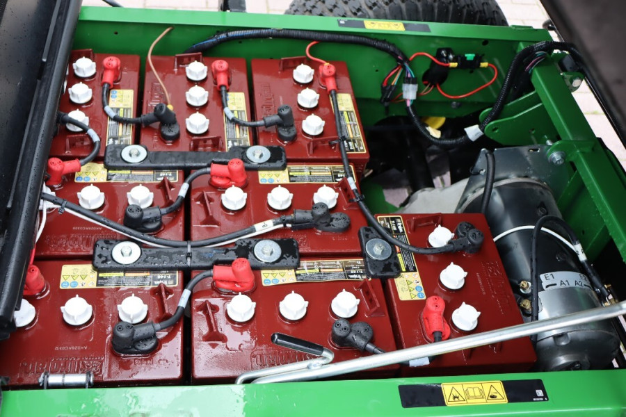 john-deere-te-gator-ce-8-1699538762pSC4G.jpeg