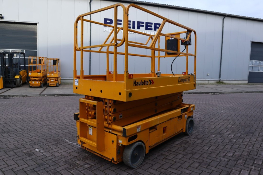 haulotte-compact-10-2011-nr-63138-7-1733735931XixbV.jpg