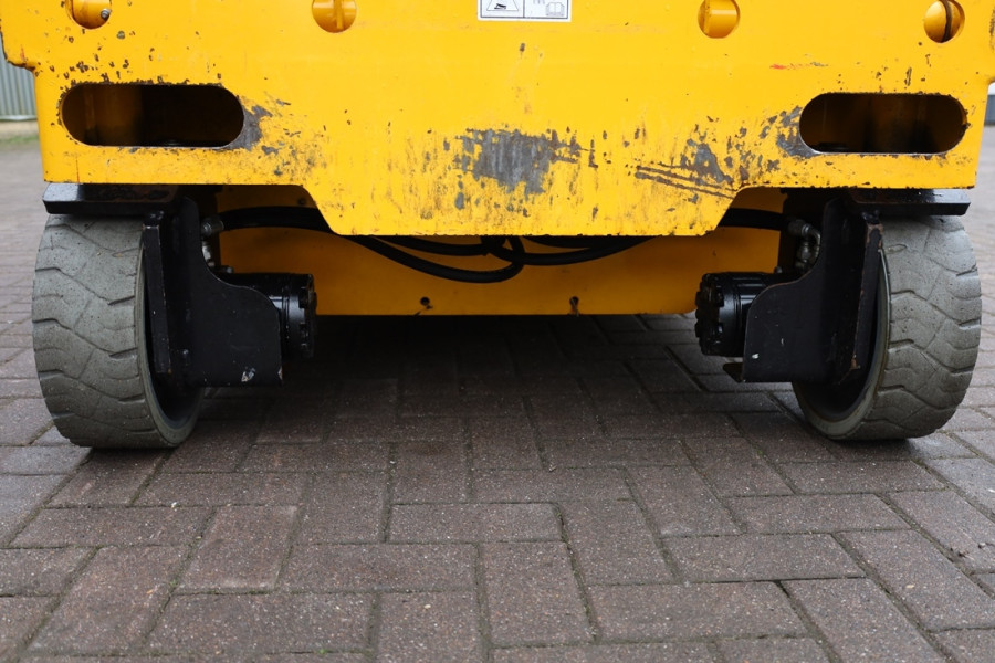 haulotte-compact-10-2019-nr-63299-3-1737100456W9Nwo.jpg