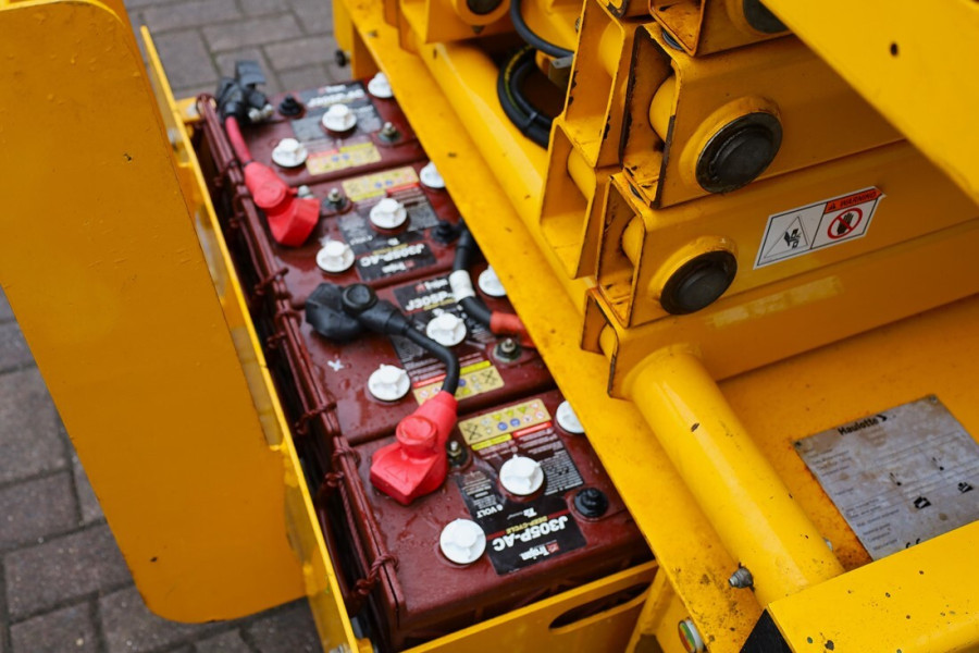 haulotte-compact-10-2019-nr-63299-8-1737100457uEZ6Q.jpg