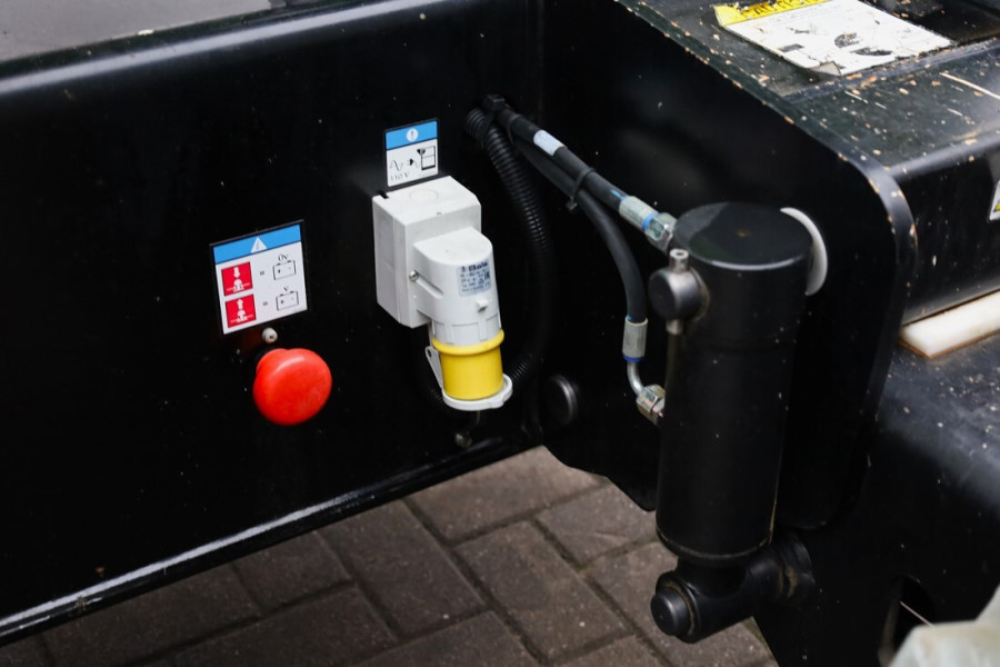 niftylift-hr21-hybrid-4x4-mk2-2021-nr-63276-13-1737368209SLXUp.jpg