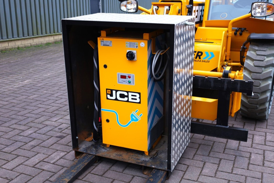 jcb-525-60e-2022-nr-63189-9-173753754228zdO.jpg