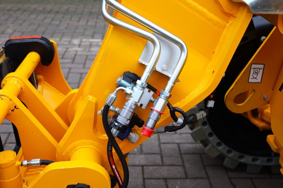 jcb-525-60e-2022-nr-63189-10-17375375430h68s.jpg