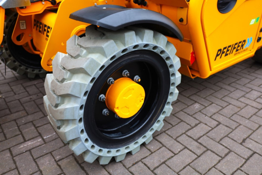 jcb-525-60e-2022-nr-63183-8-17376184349e4nc.jpg