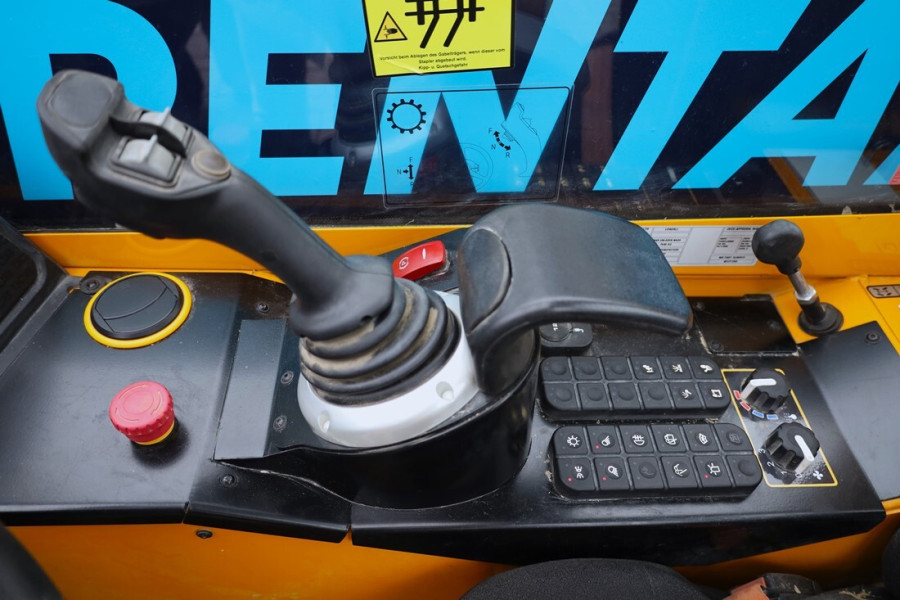 jcb-525-60e-2022-nr-63183-14-1737618436eEp6W.jpg