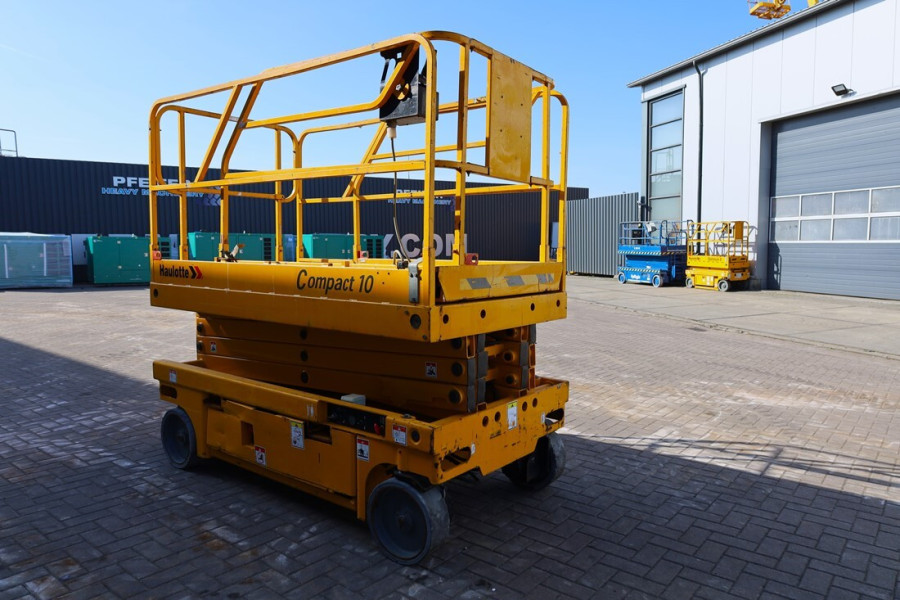 haulotte-compact-10-2011-nr-62352-2-17435806704GOmI.jpg