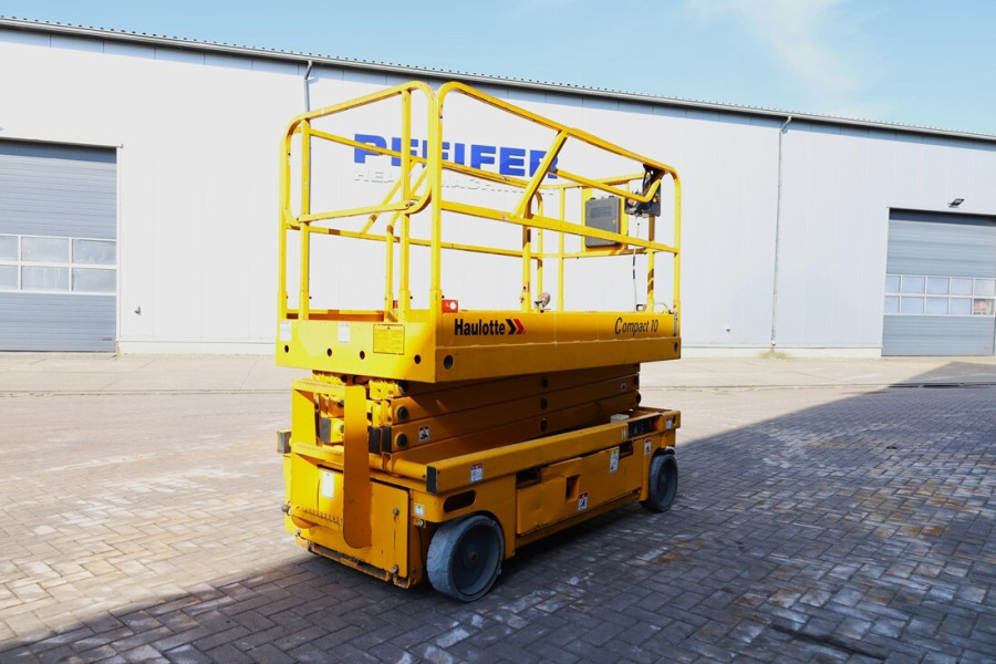 haulotte-compact-10-2011-nr-62352-3-17435806702xOT0.jpg