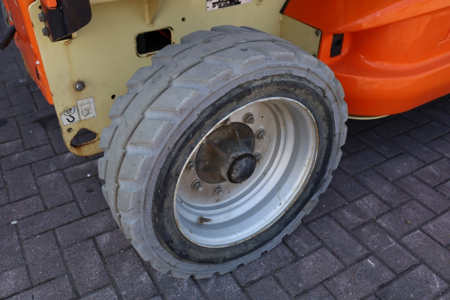 jlg-m4069-2013-nr-90074-6-1750081231kE3kn.jpg