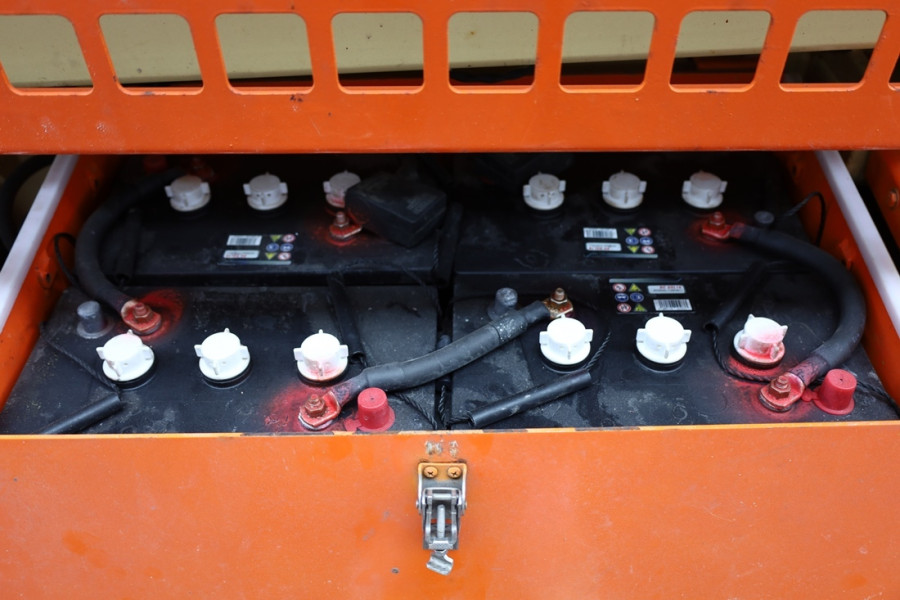 jlg-m4069-2013-nr-90074-11-1750081233GoQbW.jpg