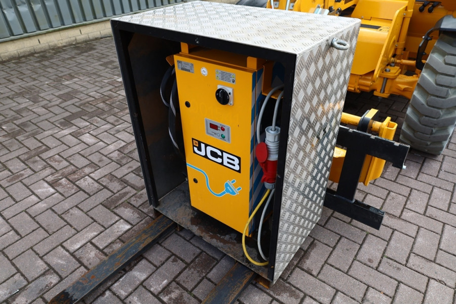 jcb-525-60e-2022-nr-63190-2-1750147915inHel.jpg