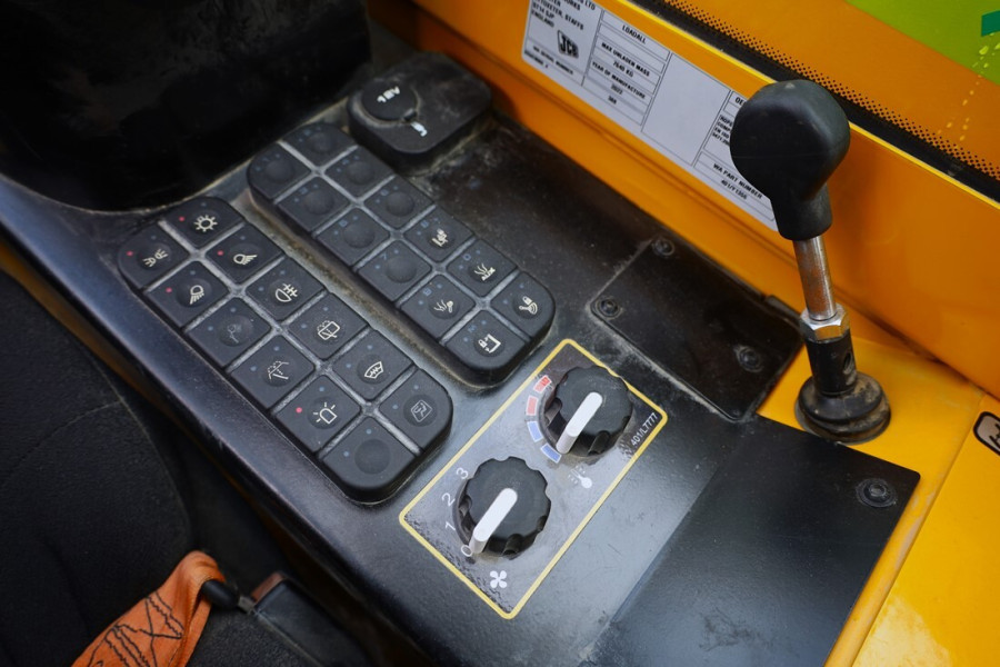 jcb-525-60e-2022-nr-63190-14-1750147919RFMWA.jpg