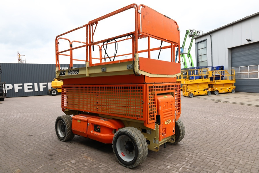 jlg-m4069-2010-nr-90075-6-1750415797PfEEM.jpg