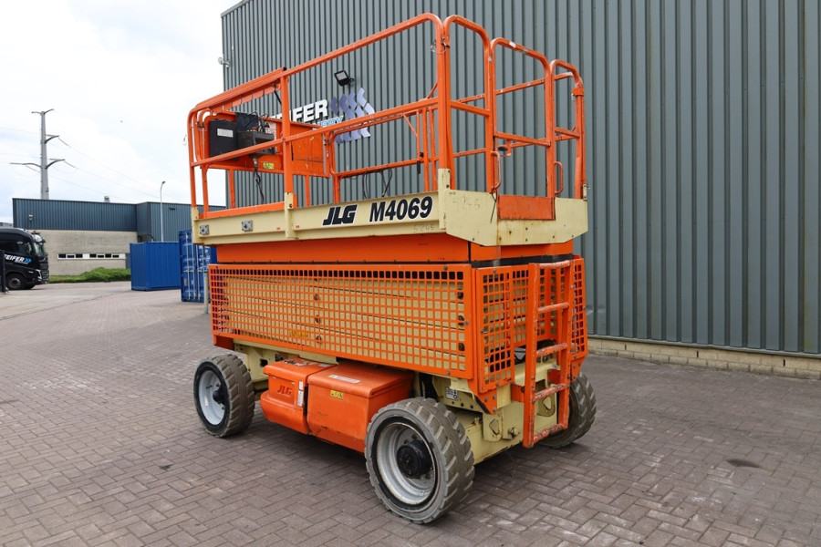 jlg-m4069-2010-nr-90075-13-1750415799R6ArN.jpg