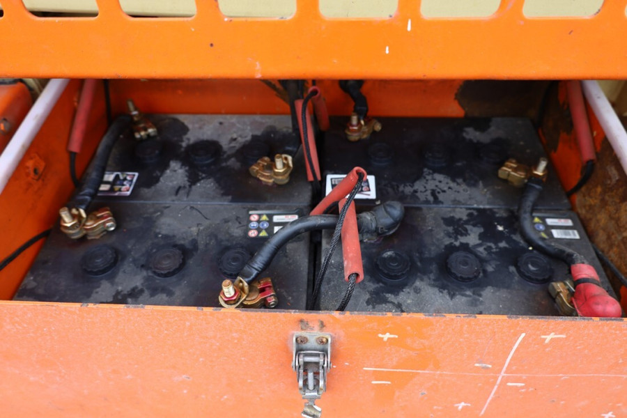 jlg-m4069-2010-nr-90075-15-1750415800QMcer.jpg