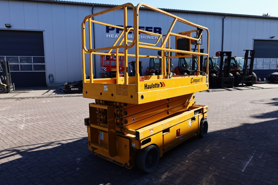 haulotte-compact-10-2011-nr-63265-8-1750927842TlAMh.jpg