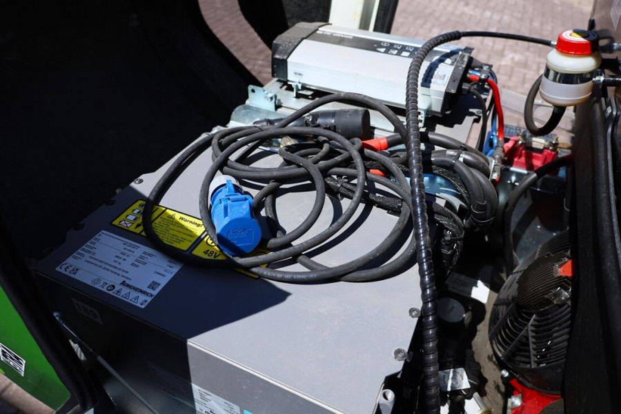 giant-g2700e-2024-nr-63695-12-1751357696niqQc.jpg