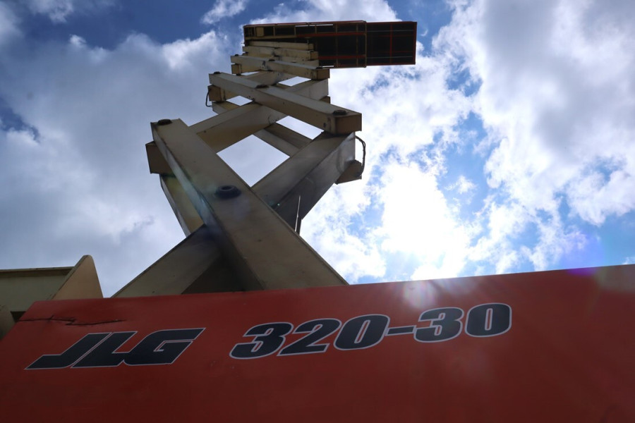 jlg-320-30-2007-nr-90094-24-1753264053ugFgJ.jpg