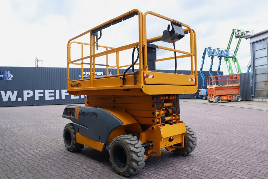 haulotte-compact-12rte-2011-nr-63600-2-1756891797en1Tg.jpg