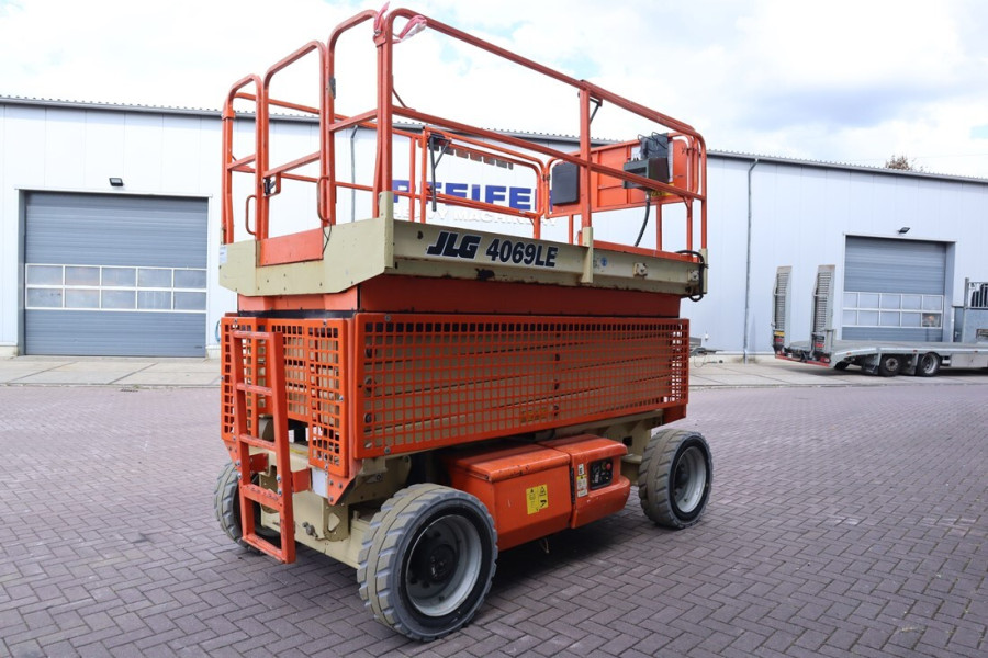 jlg-m4069-2008-nr-90063-3-1757577600Bj00G.jpg