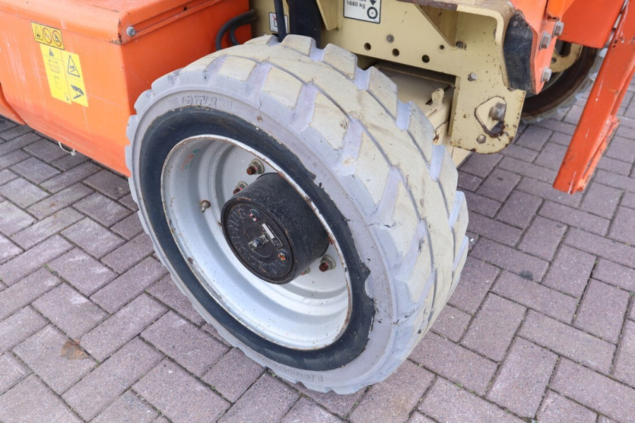 jlg-m4069-2008-nr-90063-5-1757577600Flsls.jpg