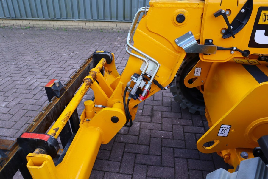 jcb-525-60e-2022-nr-63192-15-1758022228GXMz0.jpg