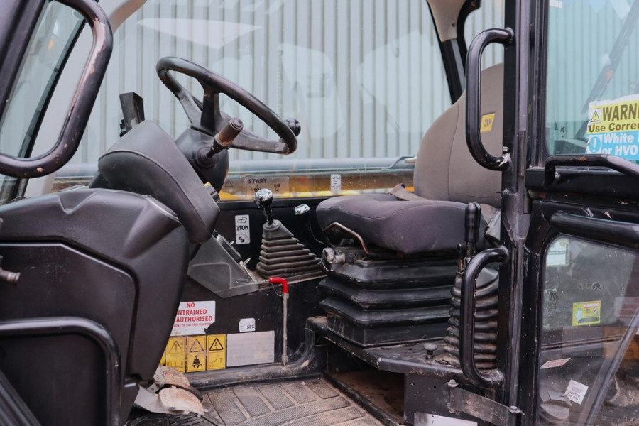 jcb-535-125-2016-nr-90399-6-1760514631engFy.jpg