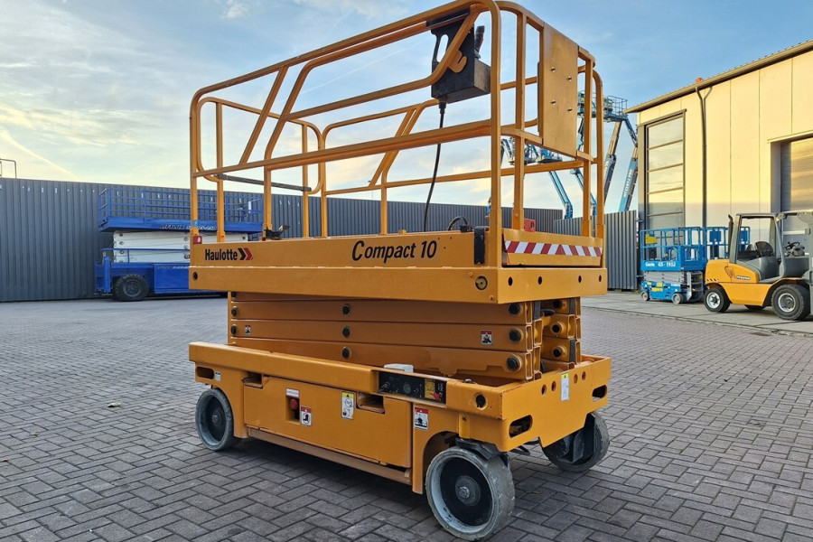 haulotte-compact-10-2011-nr-63602-2-1763368133tZwXr.jpg