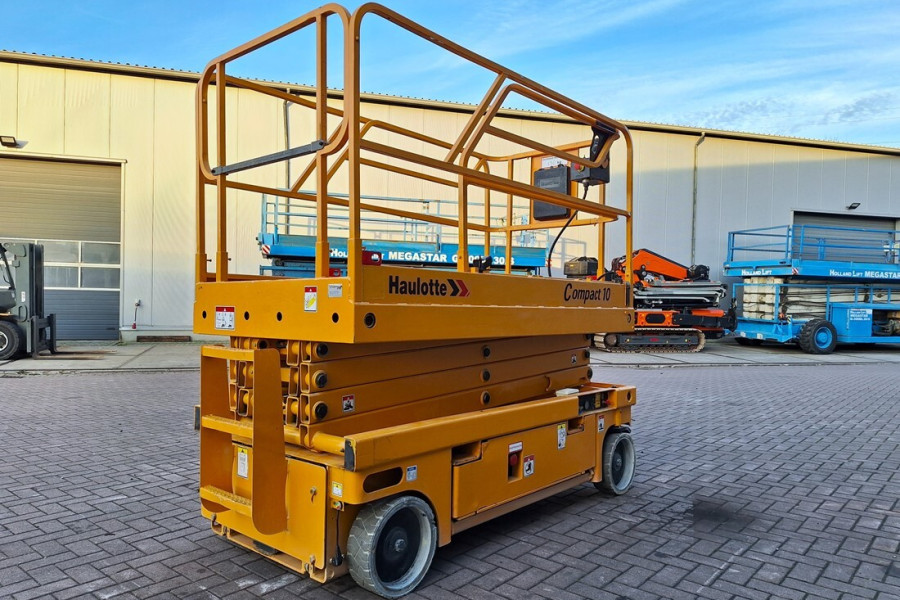 haulotte-compact-10-2011-nr-63602-3-17633681338ja03.jpg