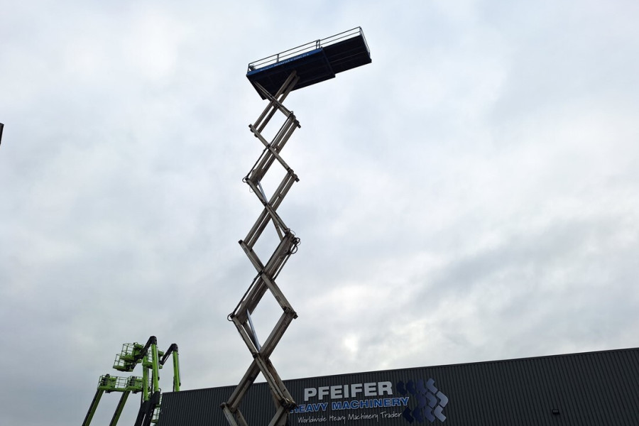 holland-lift-megastar-g300dl-s-2003-nr-90373-13-1763376171bwWpC.jpg
