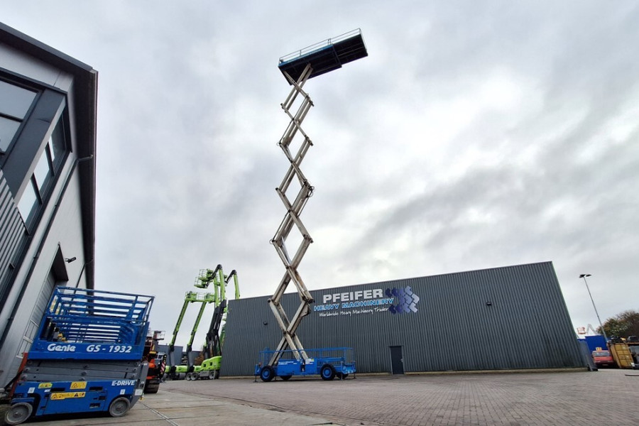 holland-lift-megastar-g300dl-s-2003-nr-90373-14-1763376172FNY4G.jpg
