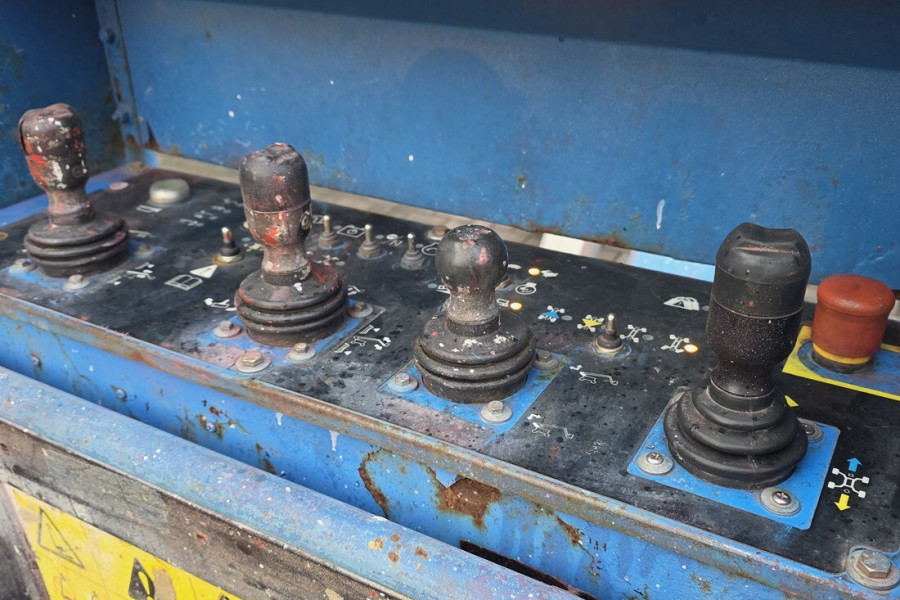 genie-zx135-70-2013-nr-90352-9-1764860232Pt6I8.jpg