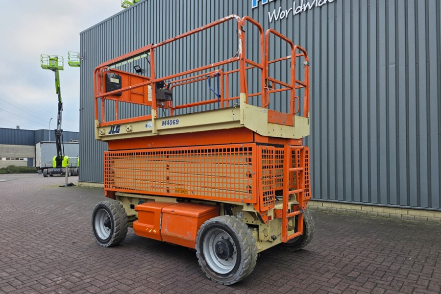 jlg-m4069-2004-nr-90382-4-1764940090FbyEz.jpg