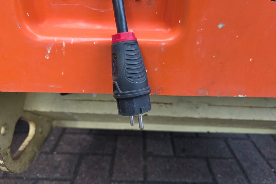 jlg-m4069-2004-nr-90382-10-1764940093F3BAS.jpg
