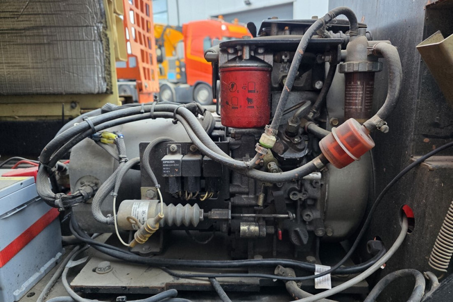 jlg-m4069-2004-nr-90382-12-1764940094CNk3w.jpg