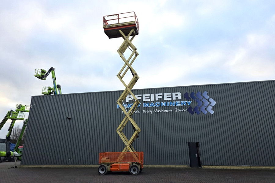 jlg-m4069-2004-nr-90382-17-1764940095K338g.jpg