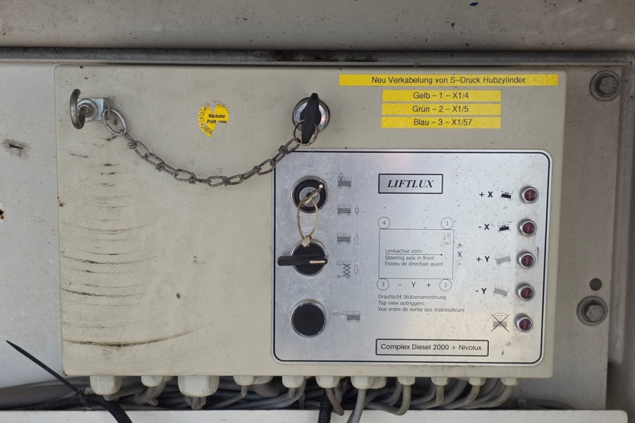 liftlux-sl210-25d-2004-nr-90388-10-1764946067zW8Vb.jpg
