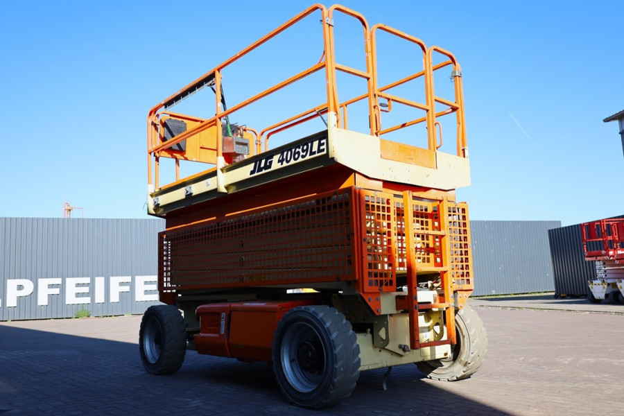 jlg-m4069-2012-nr-500015-2-1767884464s3Zou.jpg