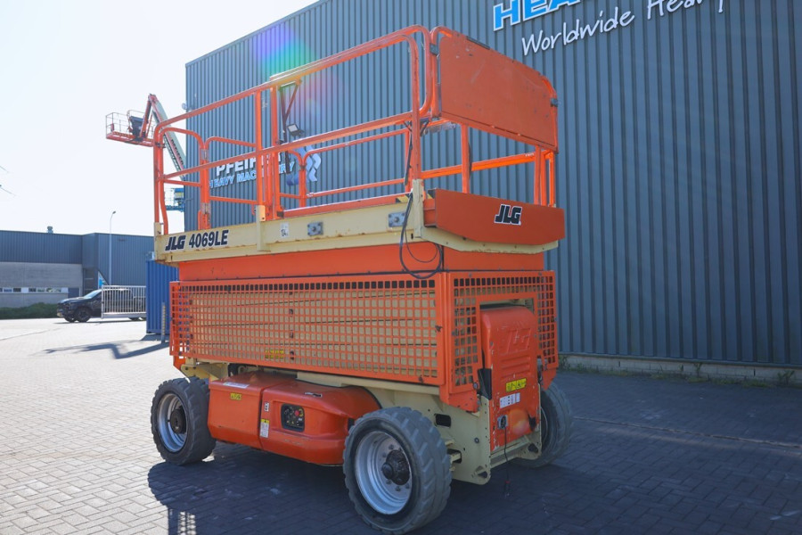 jlg-m4069-2012-nr-500015-4-1767884464YMurp.jpg