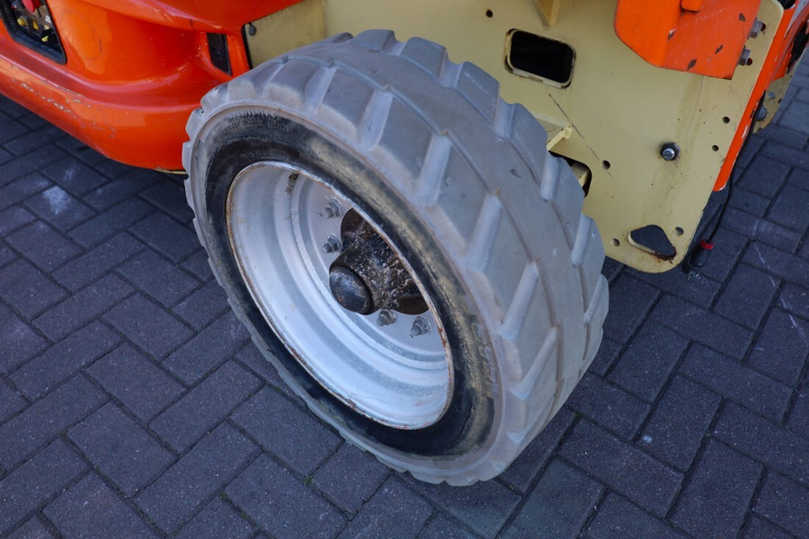 jlg-m4069-2012-nr-500015-5-1767884465QGJjL.jpg