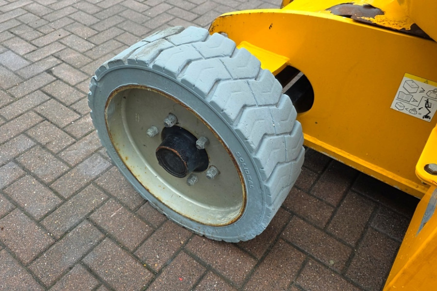 manitou-150aetj-compact-2011-nr-63266-8-17684889156DawI.jpg