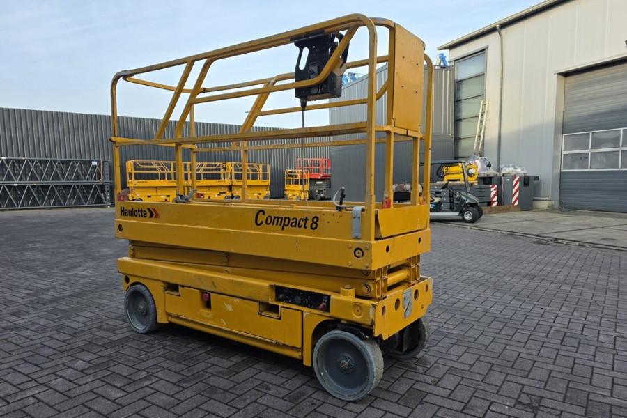 haulotte-compact-8-2011-nr-63450-2-17694197793hYd0.jpg
