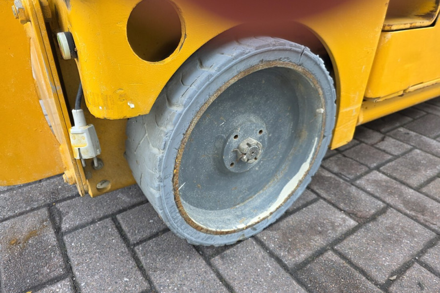 haulotte-compact-8-2011-nr-63450-6-1769419780IvzsB.jpg