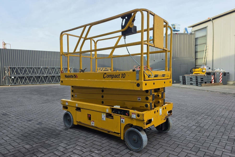 haulotte-compact-10-2011-nr-62353-2-1769420662GG4Ib.jpg