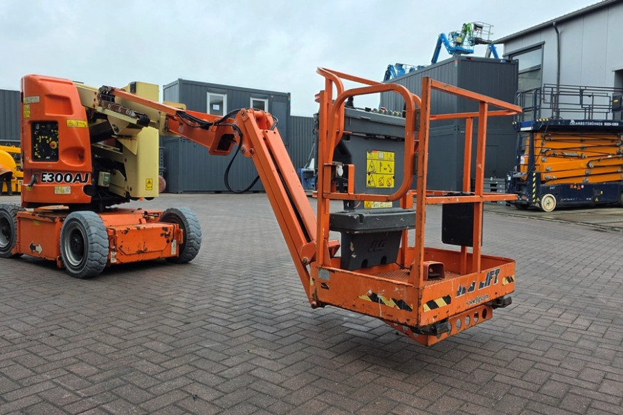 jlg-e300aj-2011-nr-30184-2-1769508243srBAH.jpg