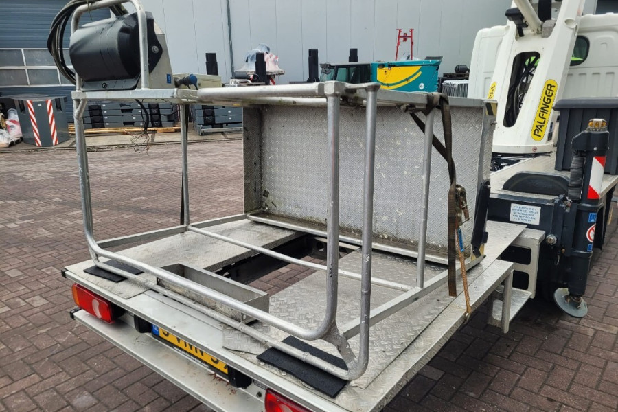 palfinger-p260b-2011-nr-62349-20-1769762325ZQOxD.jpg