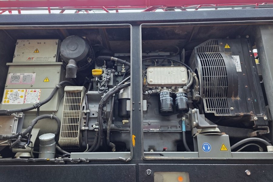 liebherr-mk63-2011-nr-90421-27-1770130494WylZl.jpg