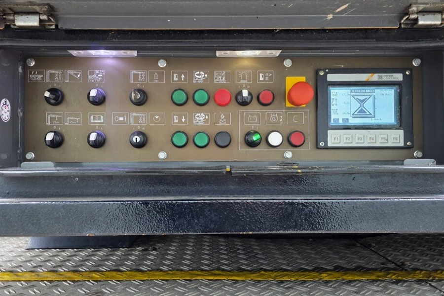 liebherr-mk63-2011-nr-90421-30-1770130494mOeVz.jpg